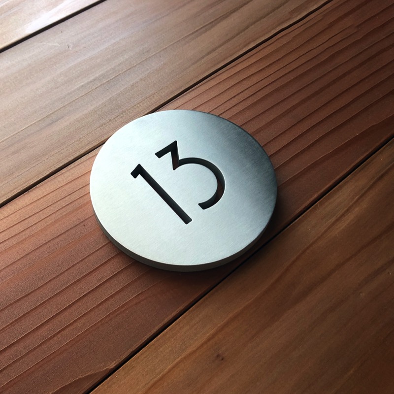 Brushed Aluminum